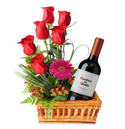 A14 Canasta 6 Rosas Rojas y Vino